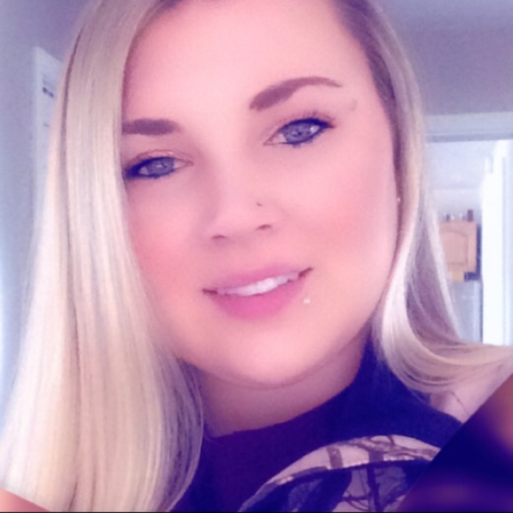 Meet your Posher, Joelle